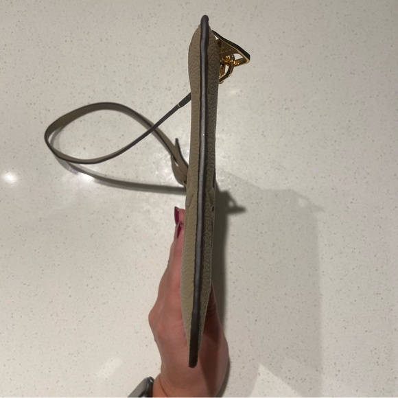 Louis Vuitton Giant Empreinte MM Pochette Turtle Dove/Tourterelle - Picture 8 of 8